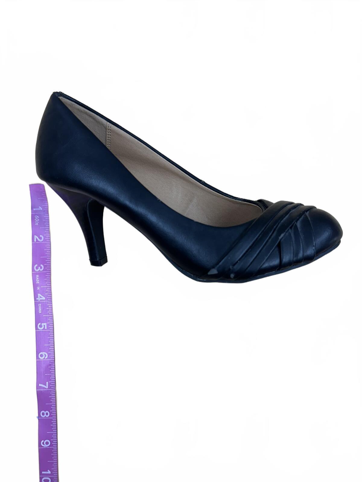 Report Ladee Black Pleated Pump