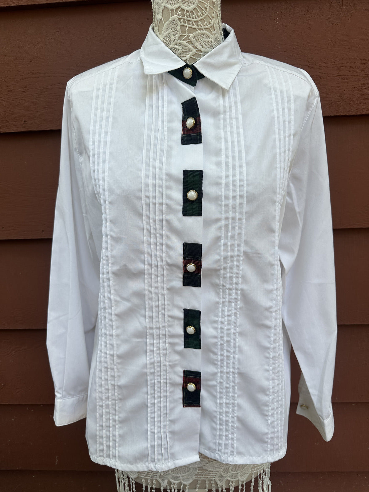Alfred Dunner White Button Up Shirt with Pearl Accent Buttons
