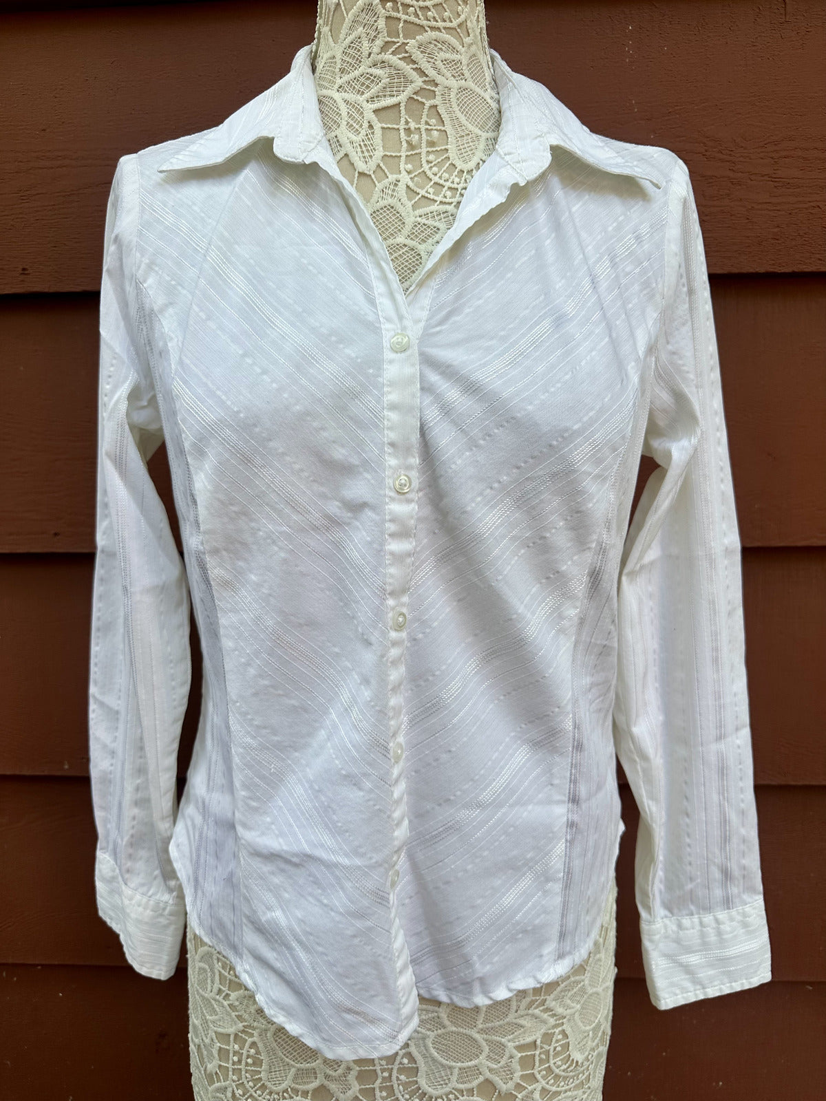 St. John's Bay White Chevron Dobby Texture Button Up Blouse 90s Minimalist
