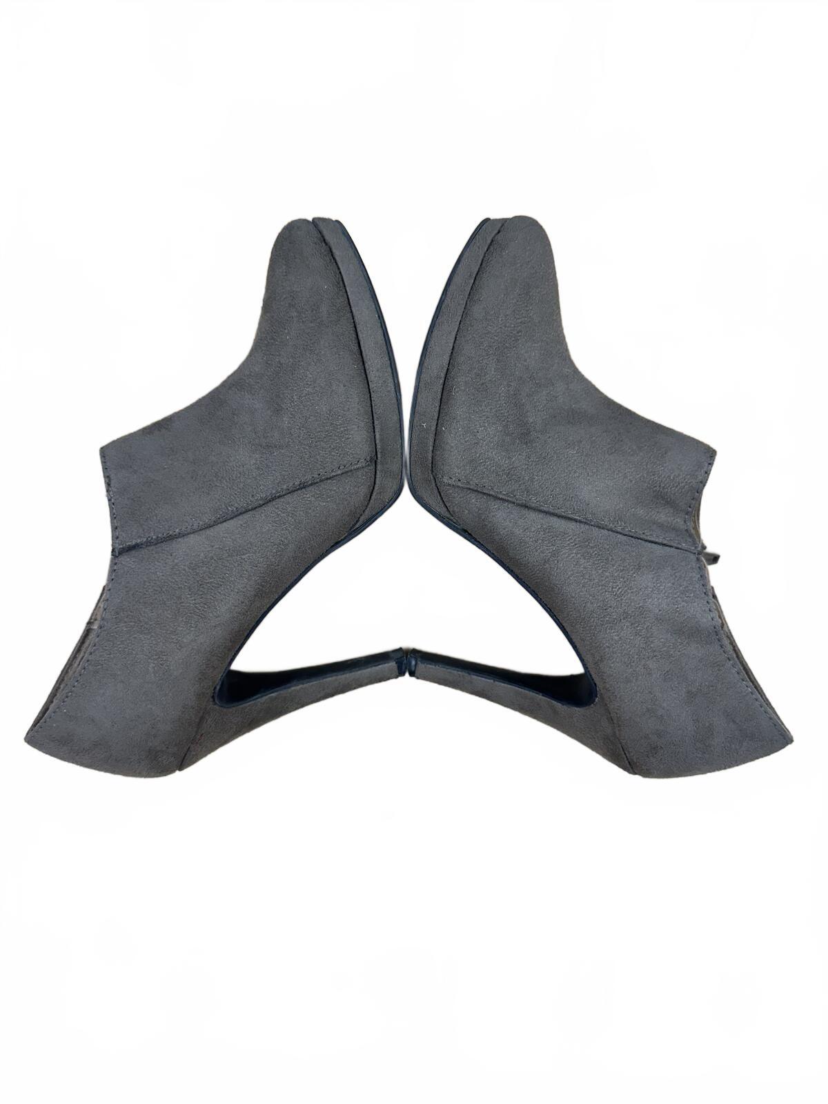 Merona Gray Suede Ankle Booties Minimalist Fall Fashion with Mid Heel