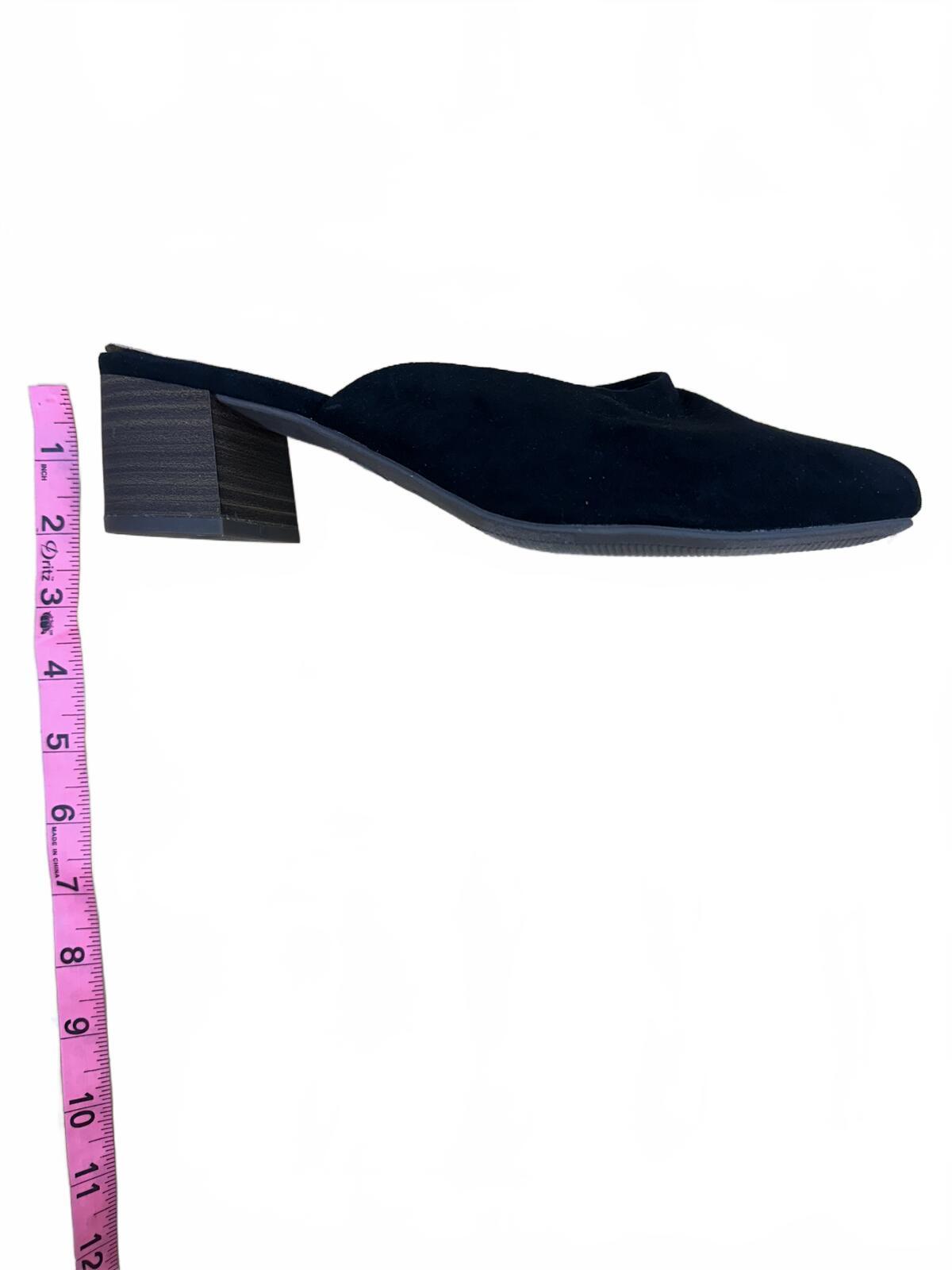 Universal Thread Black Suede Mules with Block Heel Classic Minimalist Preppy