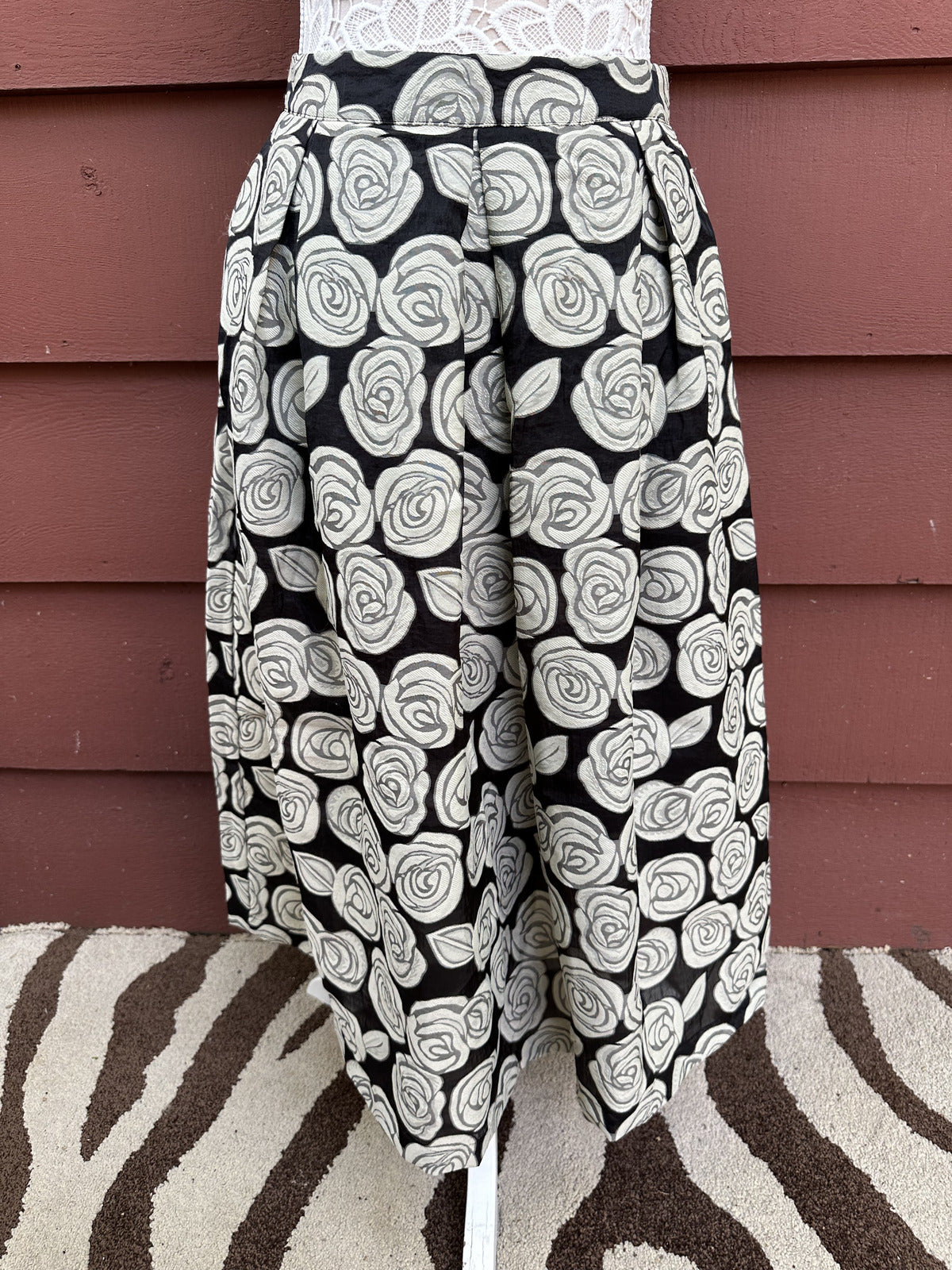 NWT Who What Wear Black and Gray Floral Pleated Midi Skirt Maximalist