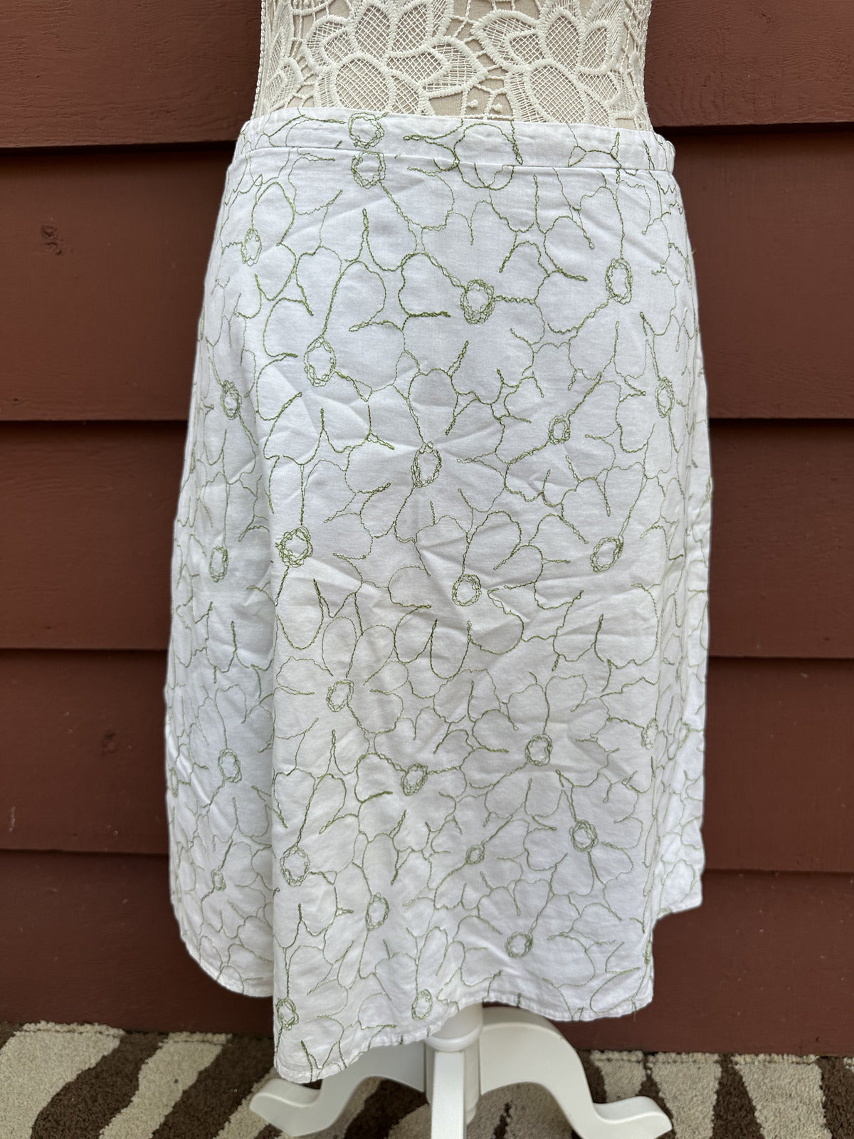 Apt. 9 Vintage Inspired Floral Embroidered A Line Skirt Cream Green