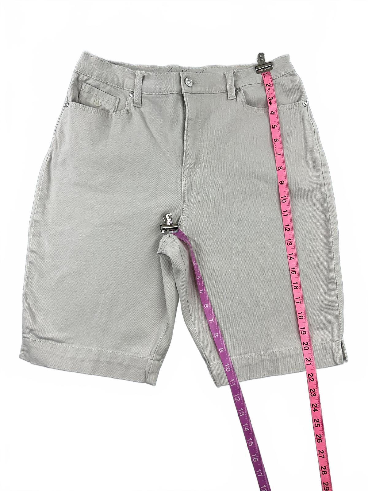 Gloria Vanderbilt Light Gray Embroidered Back Pocket Casual Shorts