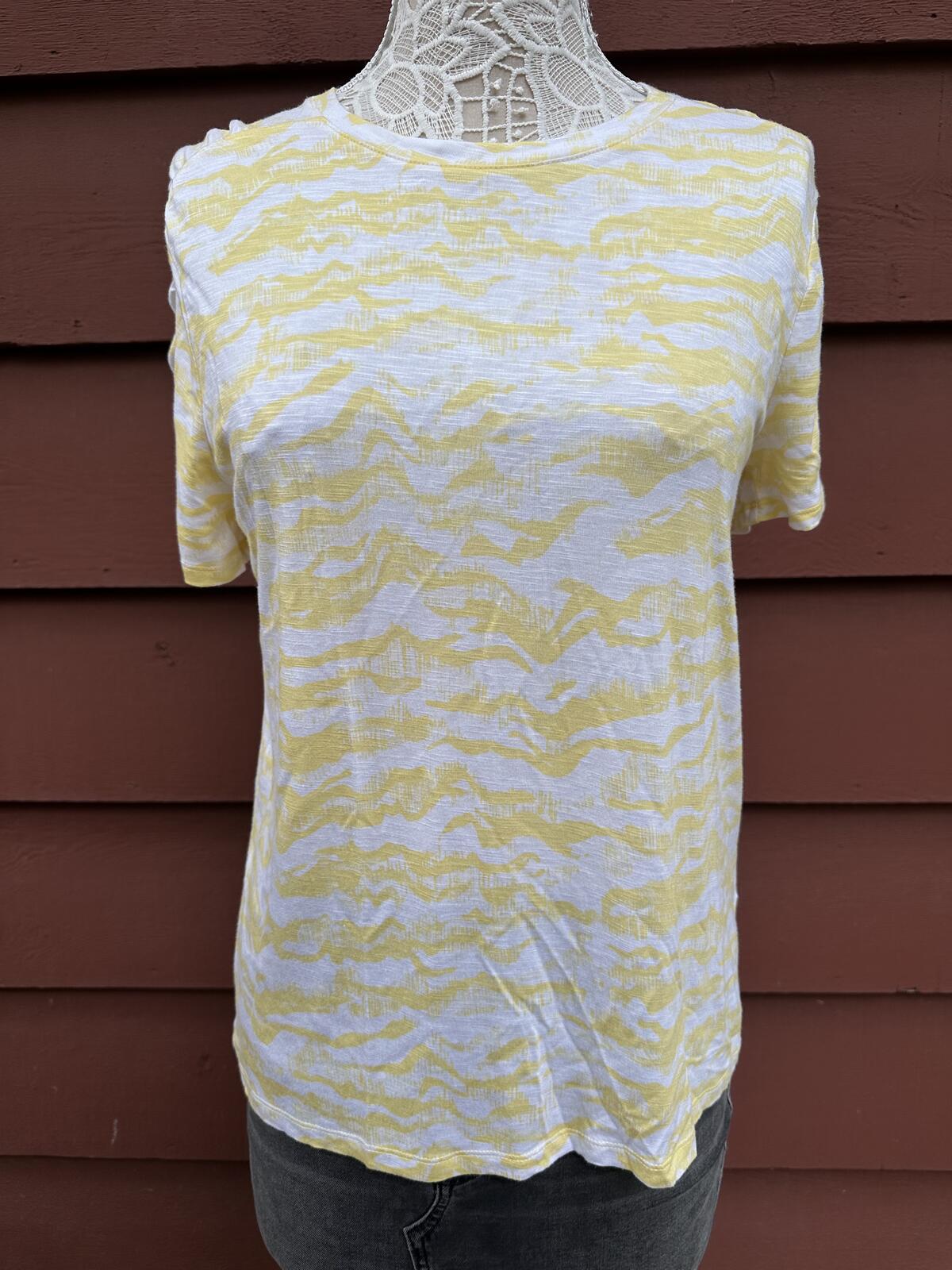 Simply Vera Vera Wang Yellow and White Patterned Short Sleeve Top