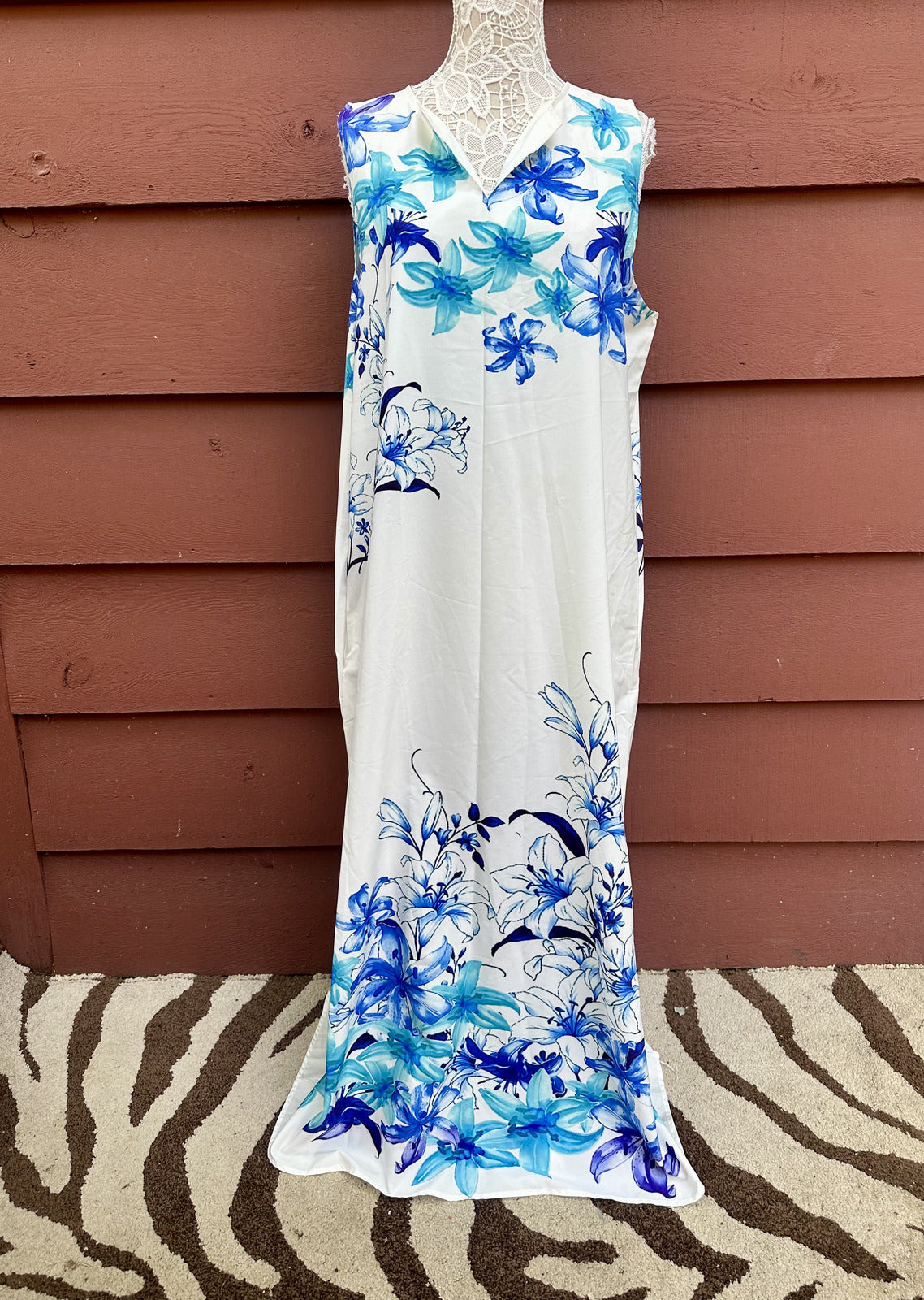 White Sleeveless Maxi Dress with Blue Floral Print Bohemian Retro
