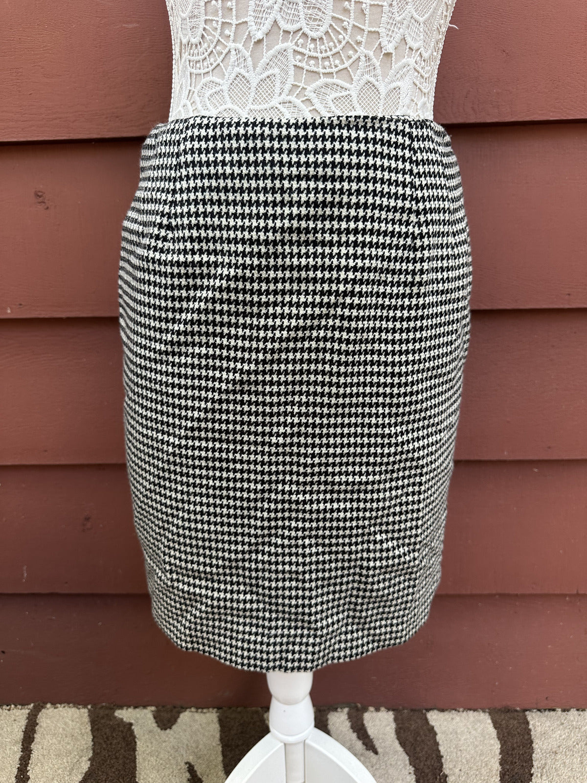 Talbots Classic Houndstooth Pencil Skirt Black and White