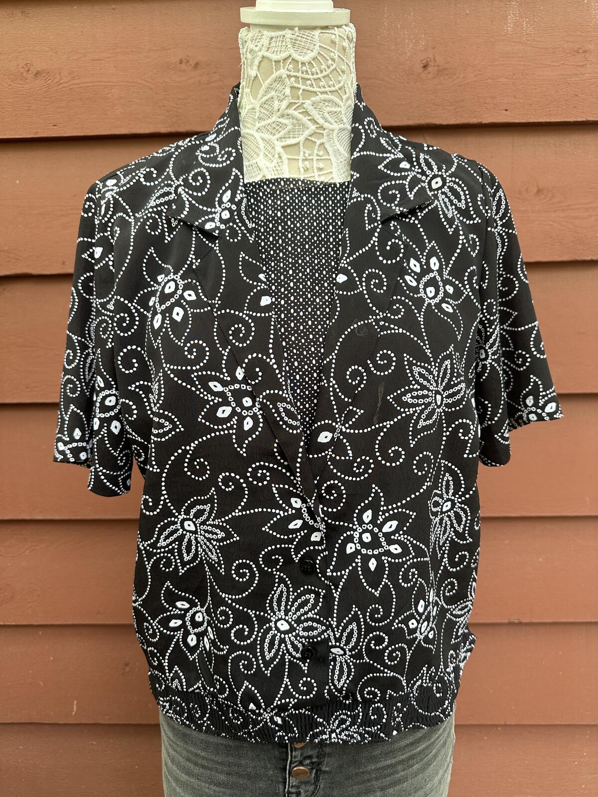 Alfred DunnerBlack and White Floral Button Front Blouse
