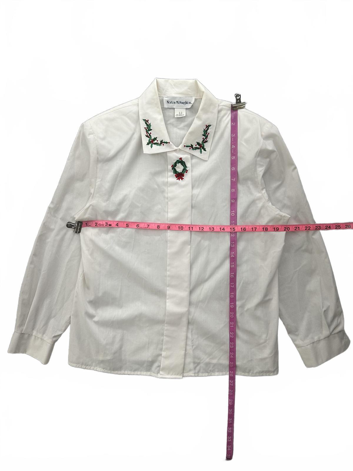 Norton McNaughton Vintage White Holiday Embroidered Button Up Blouse Christmas