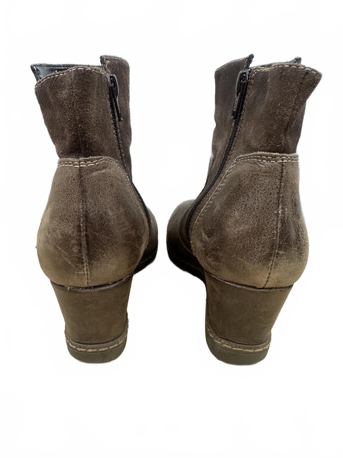 Earth Brown Leather Ankle Boots