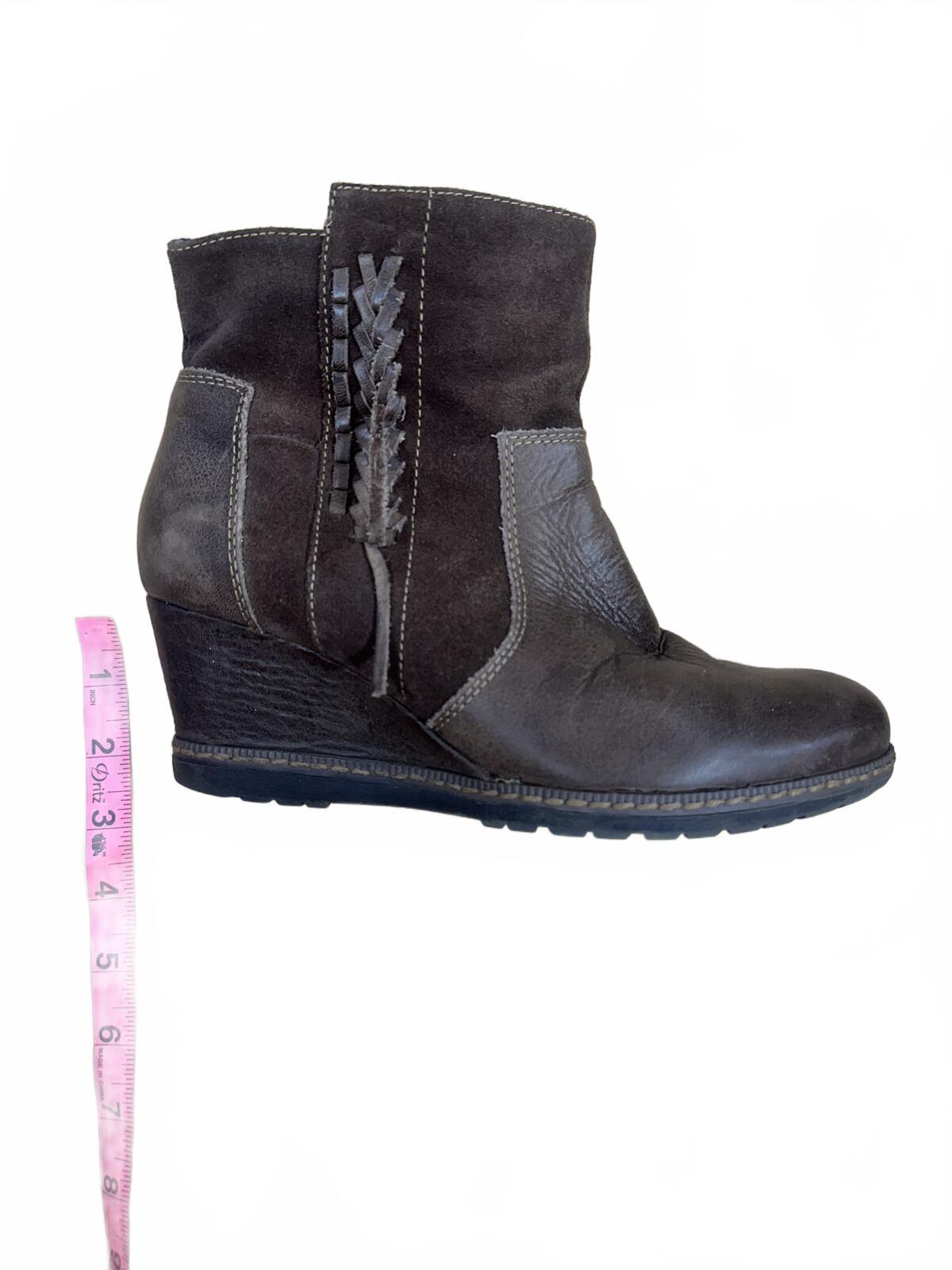 Earth Brown Leather Ankle Boots