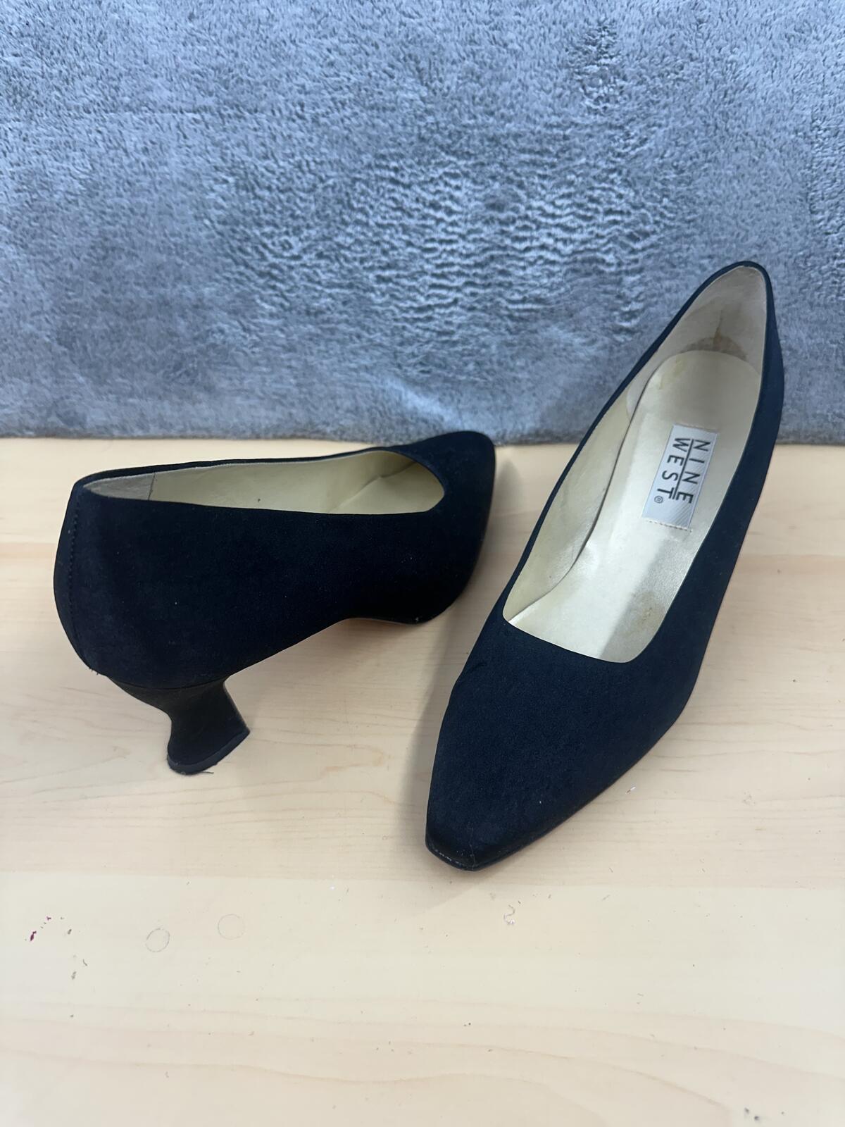 Nine West Black Suede Pointed Toe Kitten Heel Pumps Classic Y2K