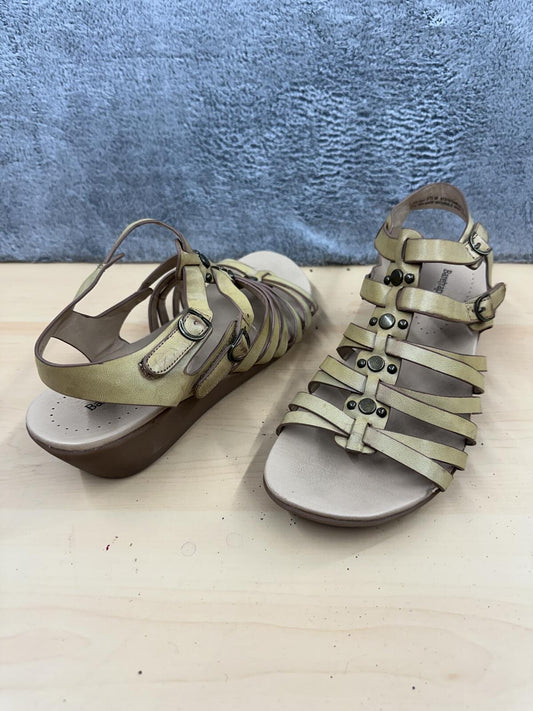 Baretraps Strappy Gladiator Wedge Sandals Beige Brown Y2K Boho Festival
