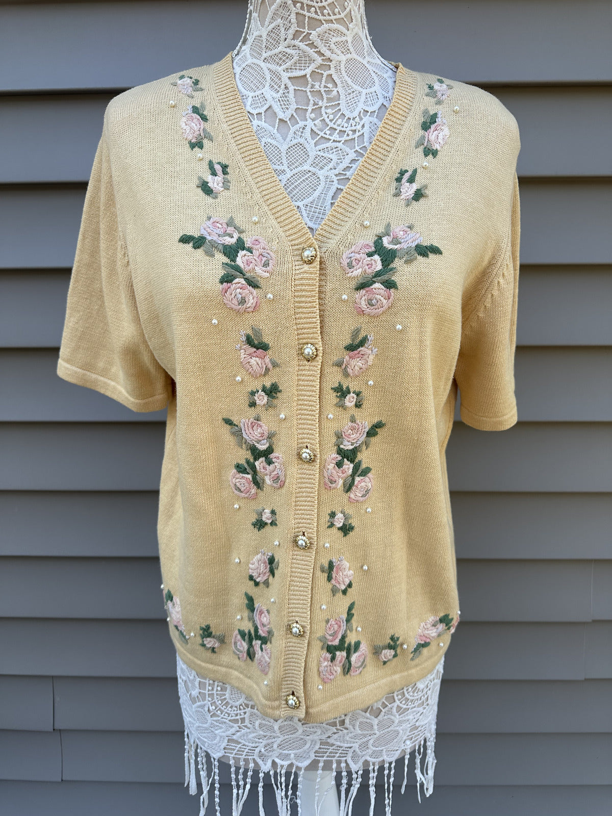 Leslie Fay Vintage Embroidered Floral Cardigan Sweater Butter Yellow Pink