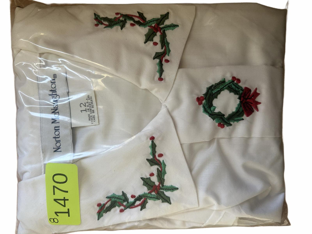 Norton McNaughton Vintage White Holiday Embroidered Button Up Blouse Christmas