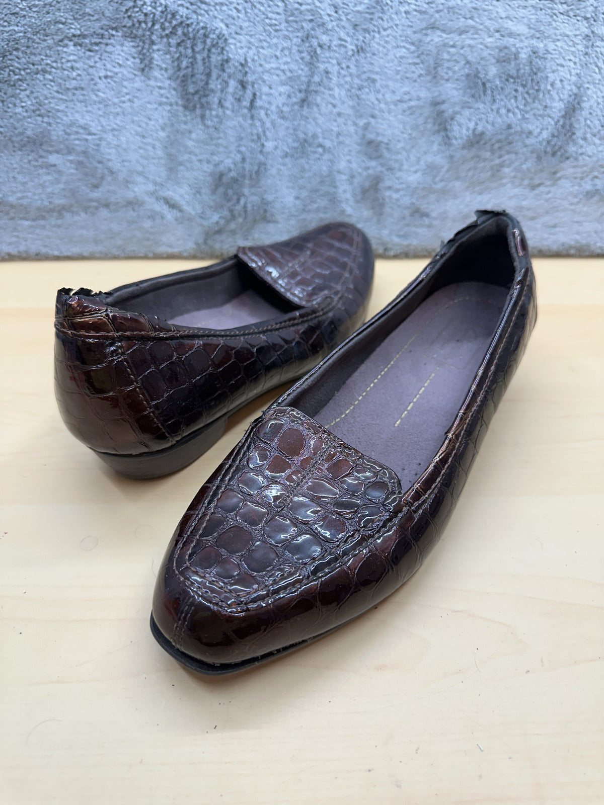 Clarks Reddish Brown Croc Embossed Leather Loafers Classic Vintage Inspired