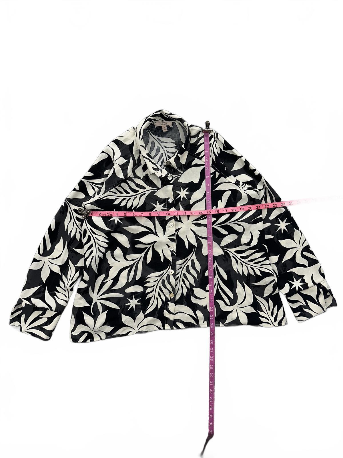 Como Vintage Black and White Floral Button Up Shirt
