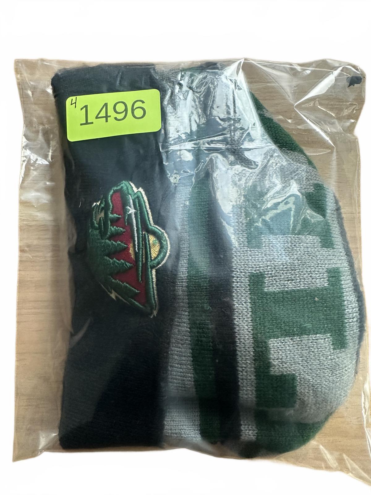 NHL Minnesota Wild Vintage Pom Pom Beanie Hat Green Black Gray Sportswear