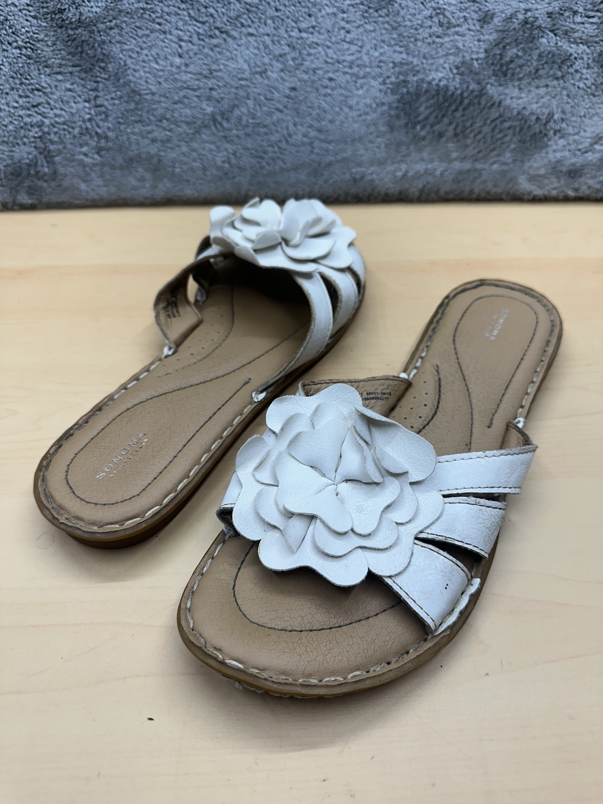 Sonoma Shoes White Floral Slide Sandals Casual Summer Footwear