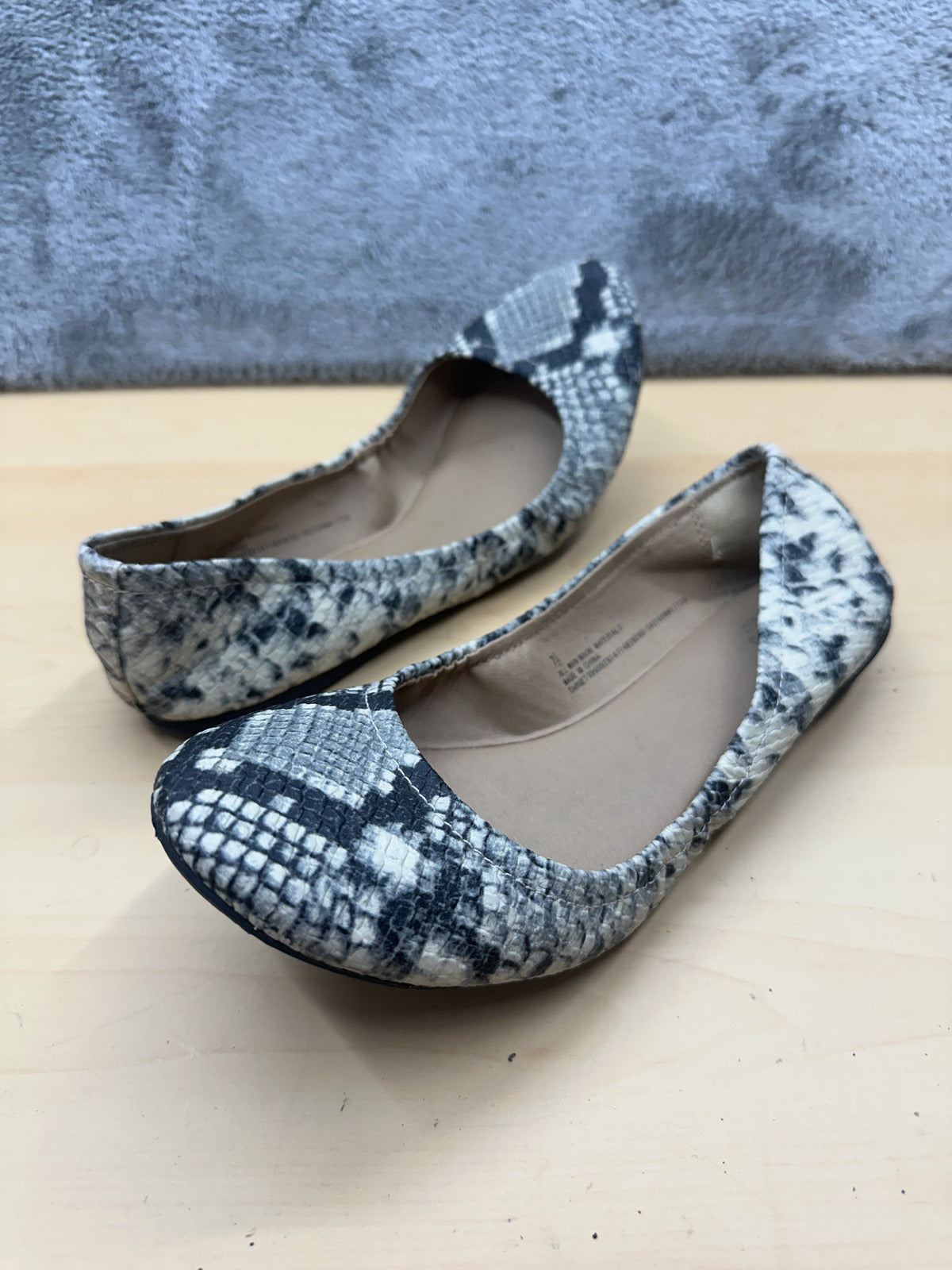 Mossimo Snakeskin Ballet Flats Stylish Comfortable Casual