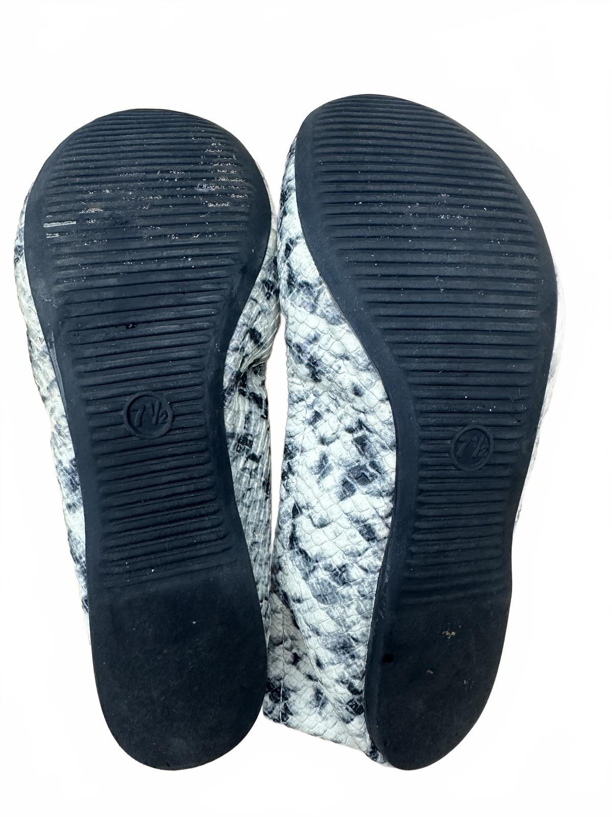 Mossimo Snakeskin Ballet Flats Stylish Comfortable Casual