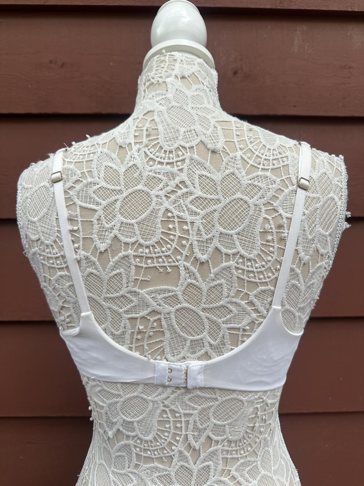 Victoria's Secret Very Sexy White Lace Underwire Bra 36C Y2K Fairycore Feminine