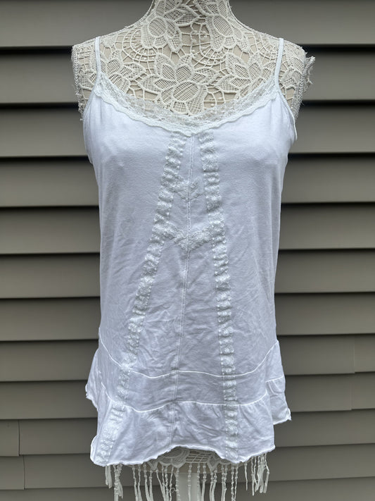 Bailey's Point White Lace Cami Top with Ruffled Hem Coquette Fairy Y2K