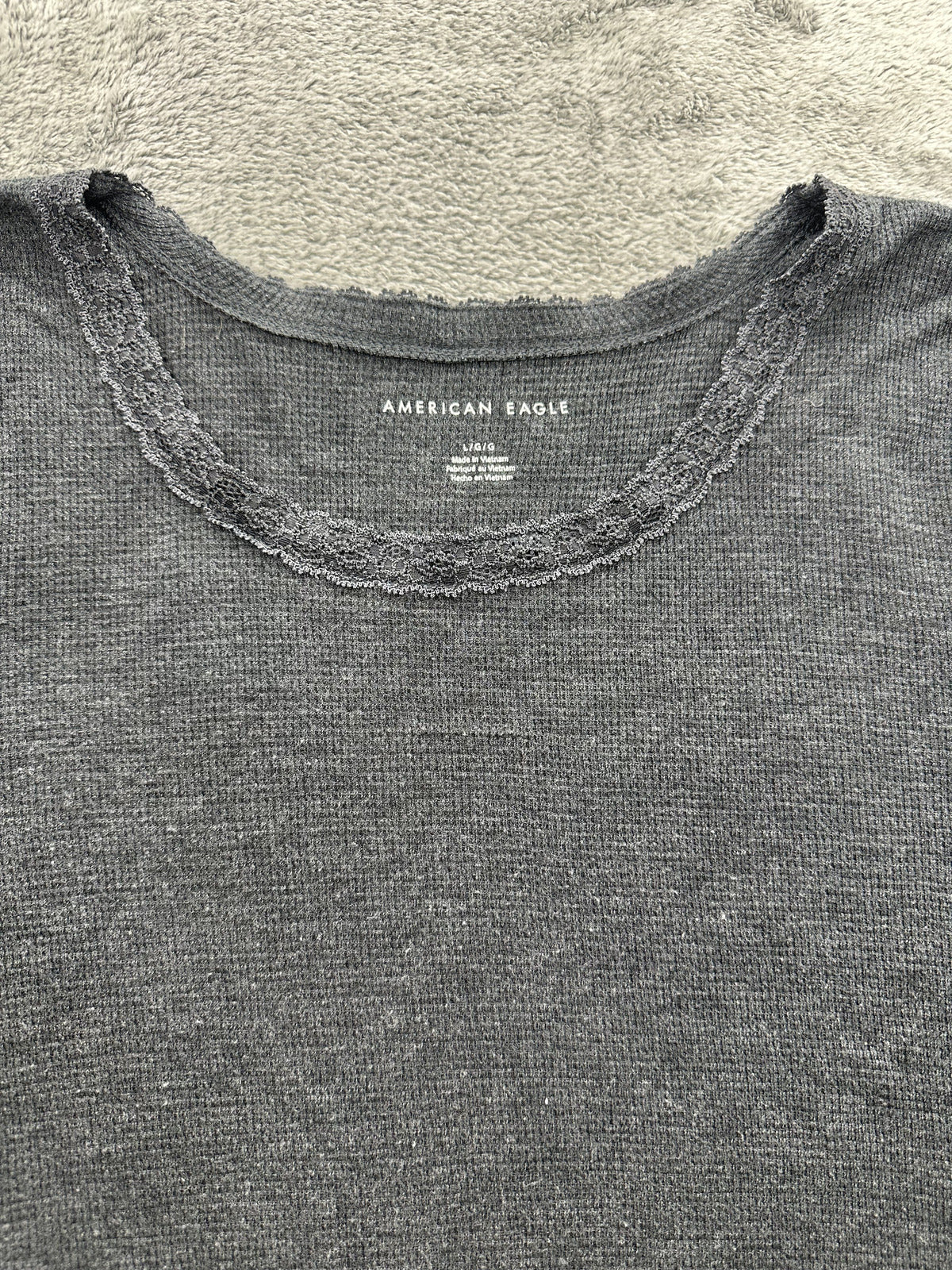 American Eagle Cropped Thermal Top Gray Long Sleeve Lace Trim