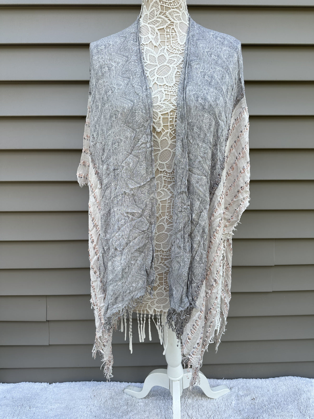 Maurices Boho Chic Open Front Kimono Wrap Gray Poncho