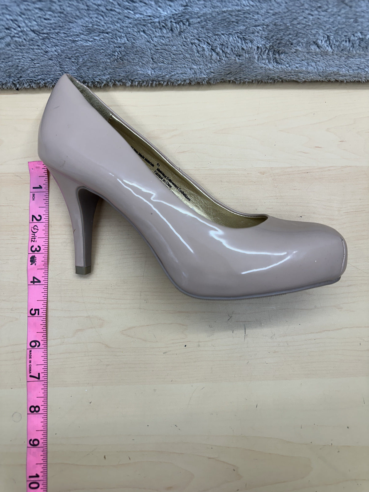 Mossimo Nude Patent Leather Pumps Classic Elegant Heels