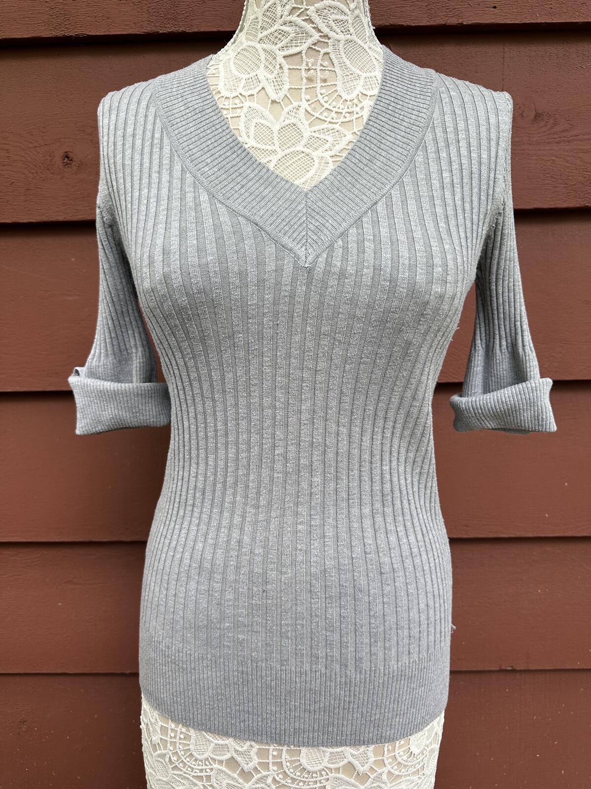 Y2K Style Gray Ribbed Knit V-Neck Sweater with Roll Tab Sleeves