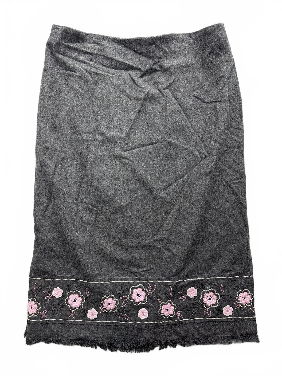 Dressbarn Vintage Gray Wool Skirt with Pink Floral Embroidery and Fringe Hem
