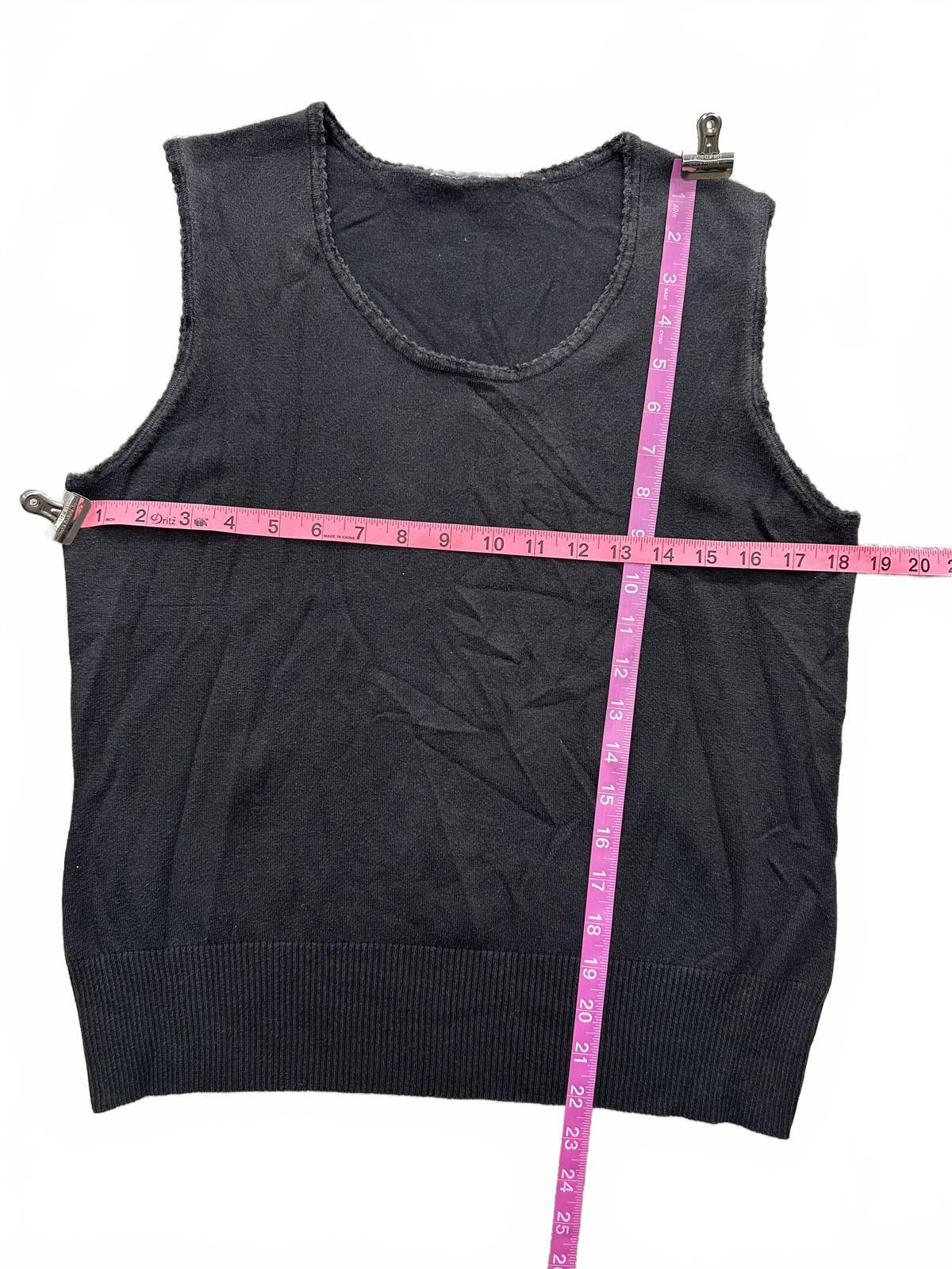 Classic Black Sleeveless Tank Top Perfect for Minimalist and Preppy