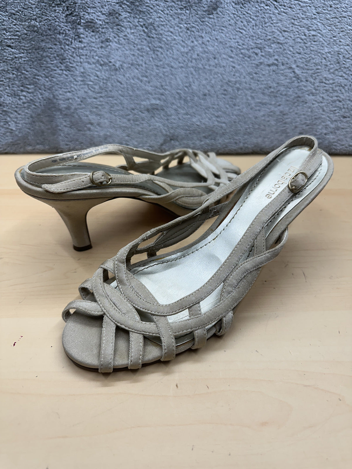 Liz Claiborne Beige Suede Slingback Heels Classic Strappy Mid Heel Sandal