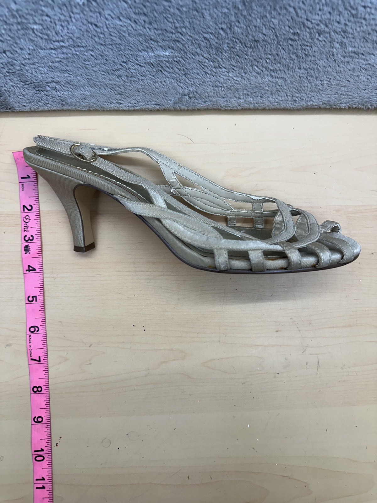 Liz Claiborne Beige Suede Slingback Heels Classic Strappy Mid Heel Sandal