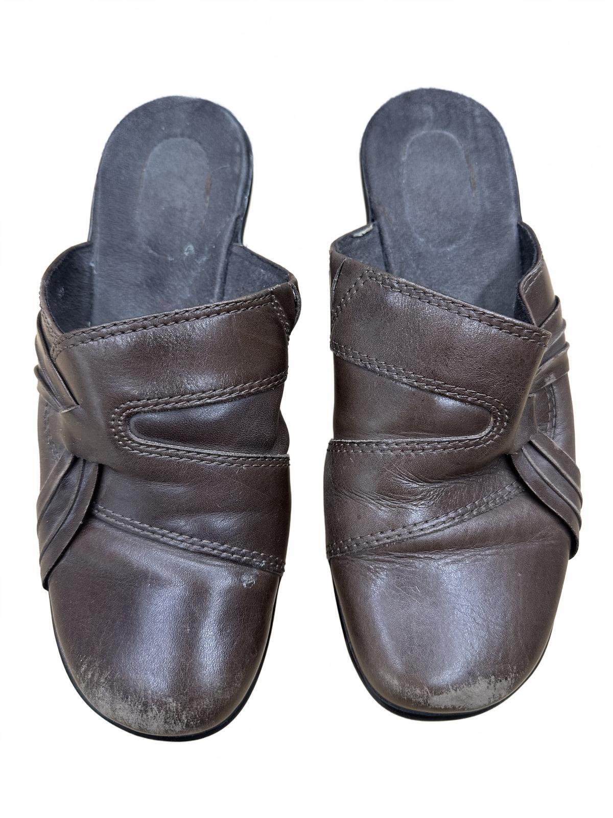 Clarks Brown Leather Slip On Mules Vintage Style Comfortable Casual Semi Formal