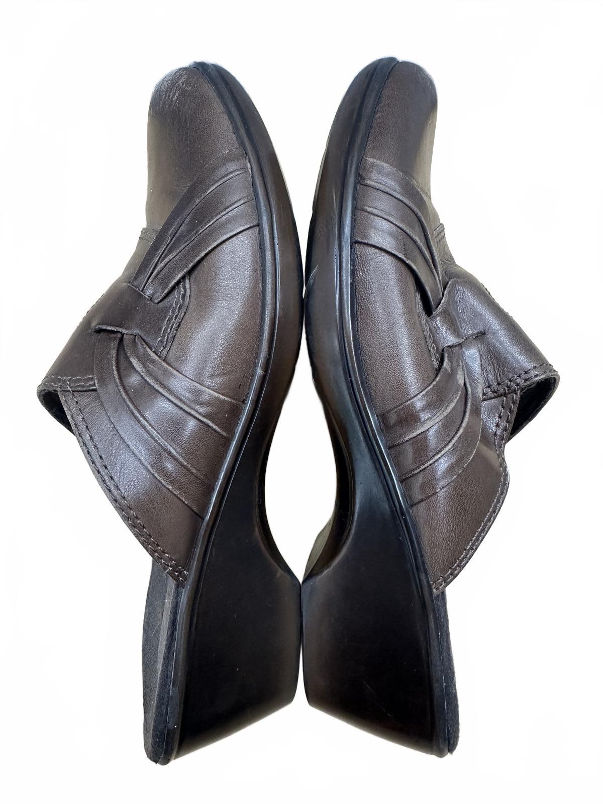 Clarks Brown Leather Slip On Mules Vintage Style Comfortable Casual Semi Formal
