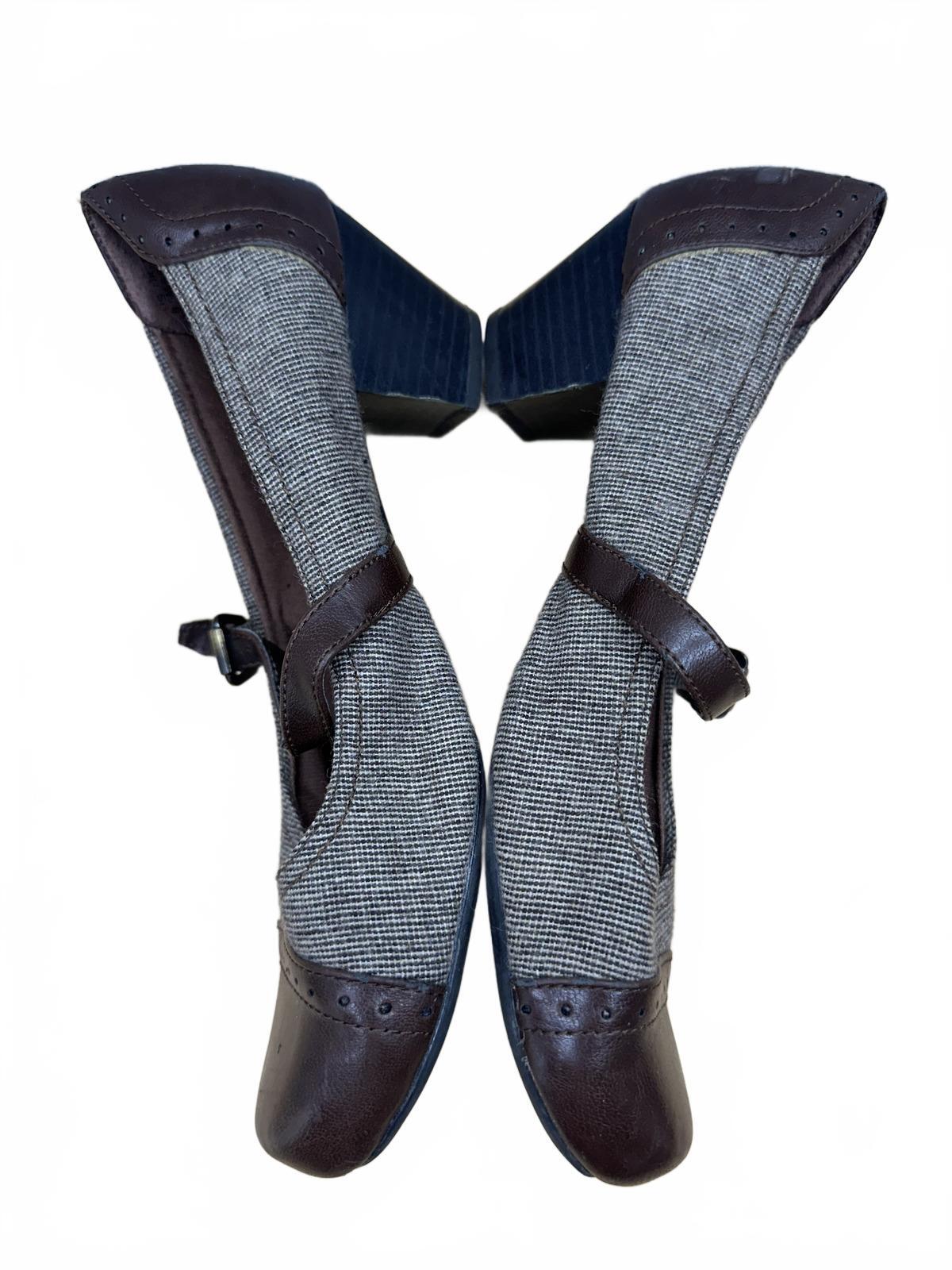 Lifestride Vintage Style Mary Jane Heels Brown and Gray Fabric Loafers Slip Ons
