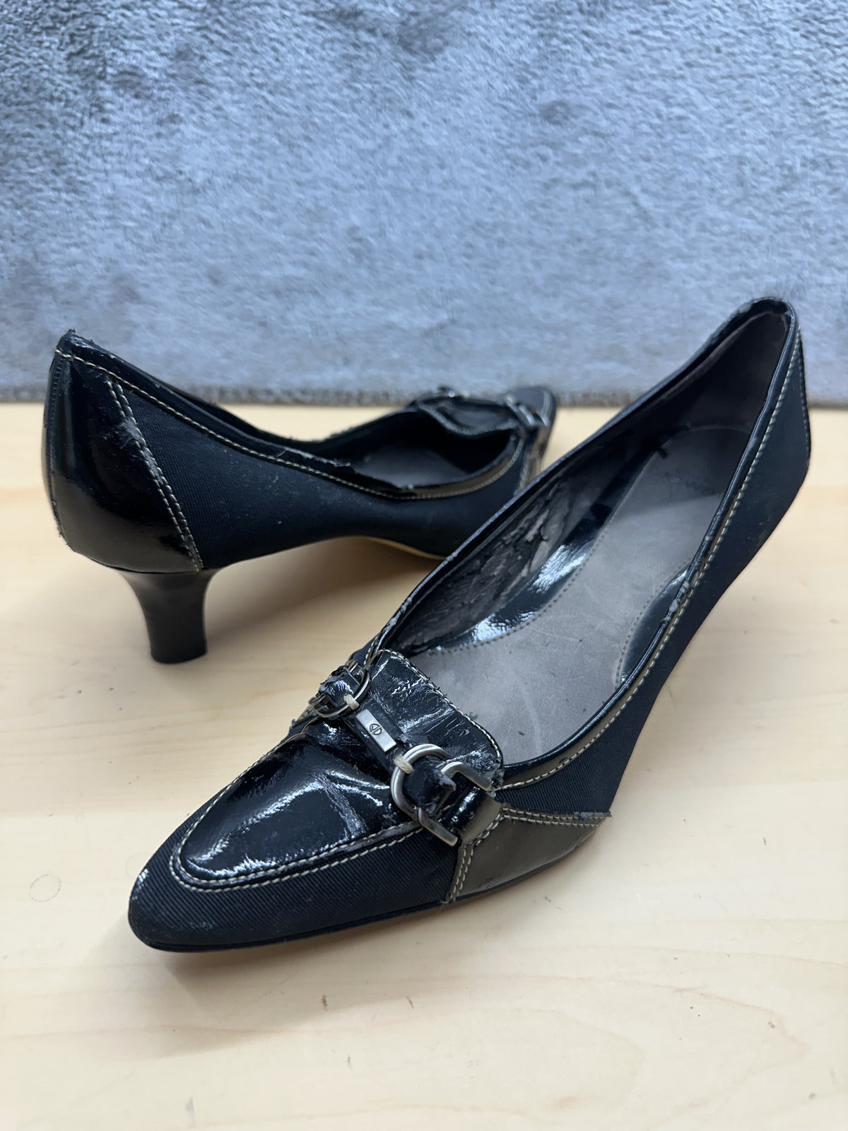 Circa Joan & David Black Kitten Heel Pumps Classic Pointed Toe Buckle Detail