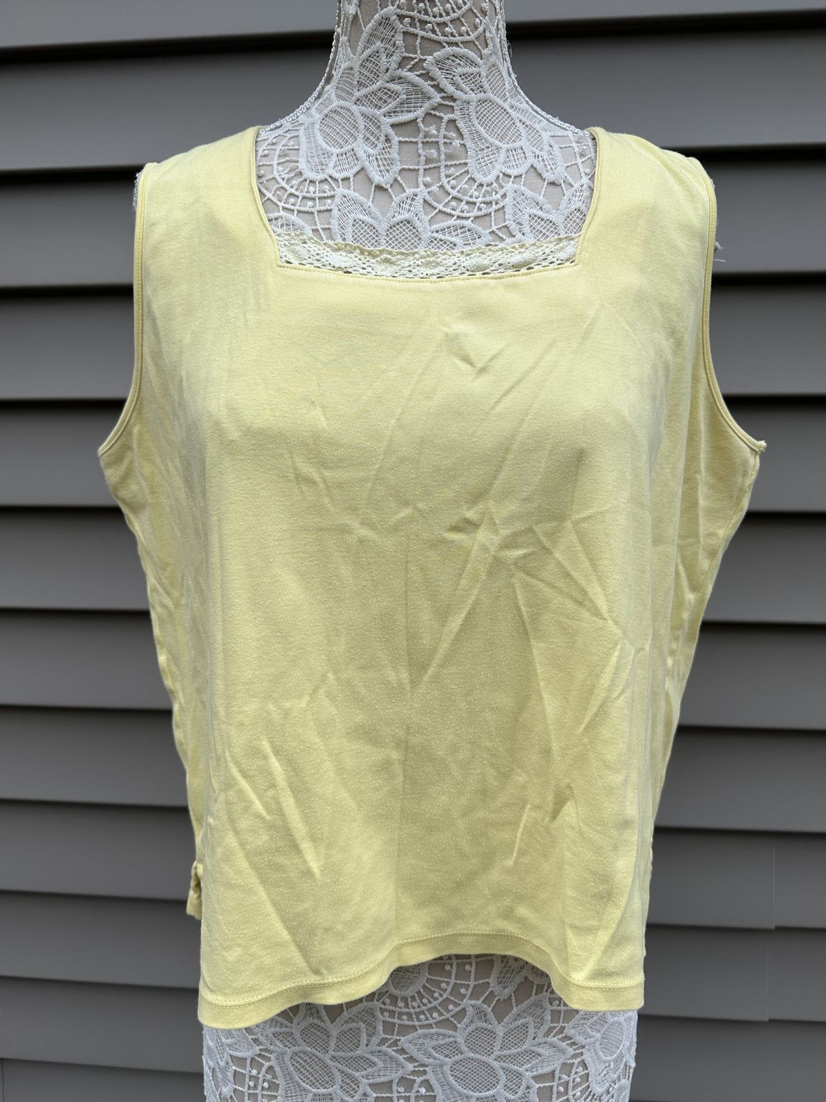 Draper's & Damon's Yellow Lace Trim Tank Top Vintage Inspired Summer Top