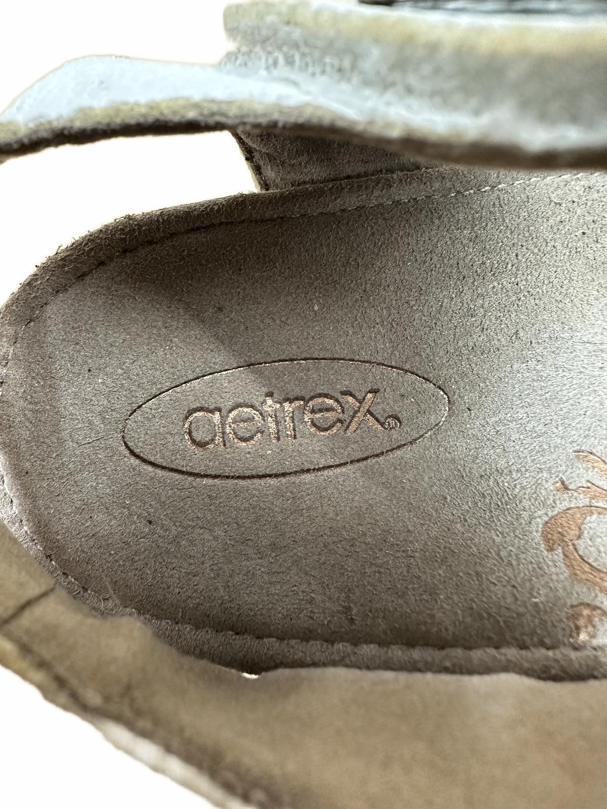 Aetrex Spirit White Leather Wedge Sandals