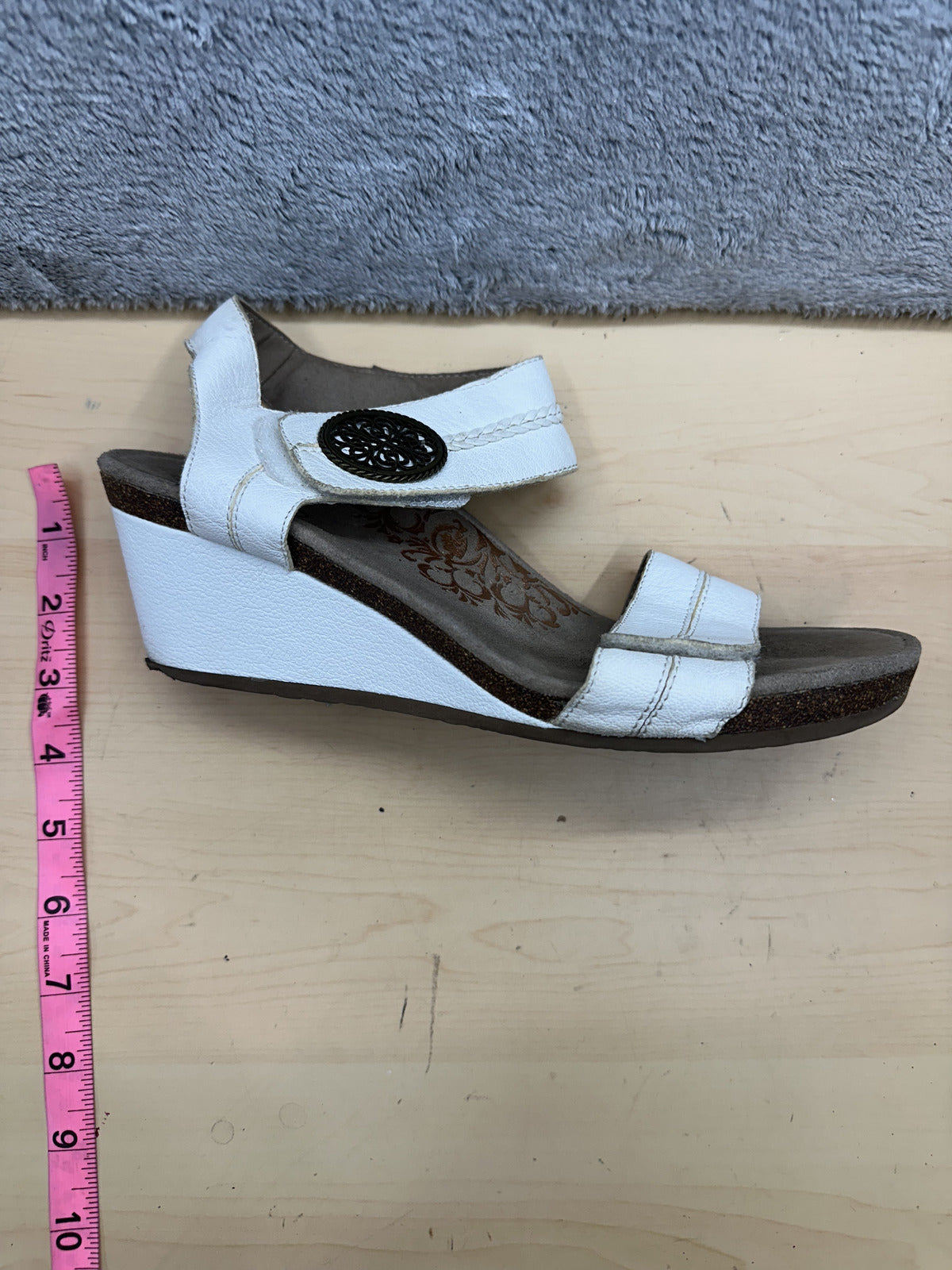 Aetrex Spirit White Leather Wedge Sandals