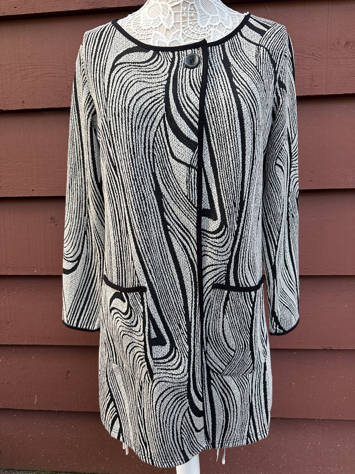 Creation Black and Cream Abstract Swirl Knit Cardigan