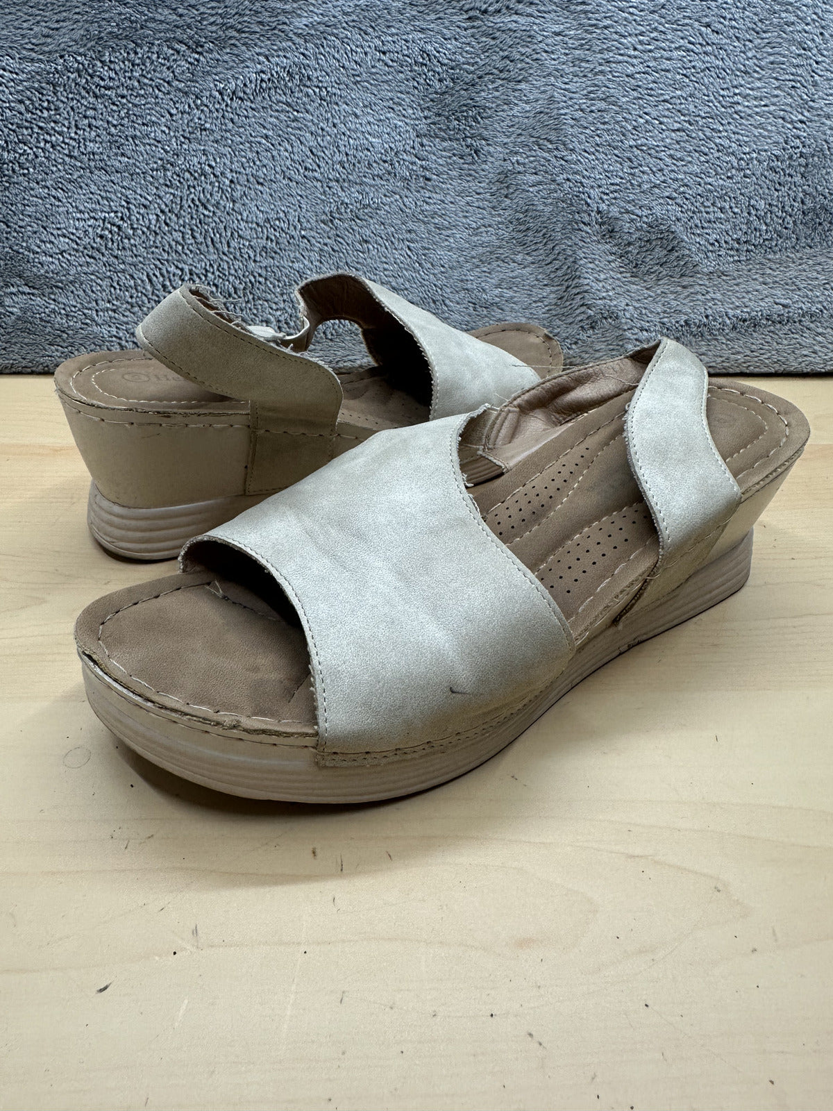 Henry Ferrera Collection White Wedge Sandals Comfortable Summer Footwear