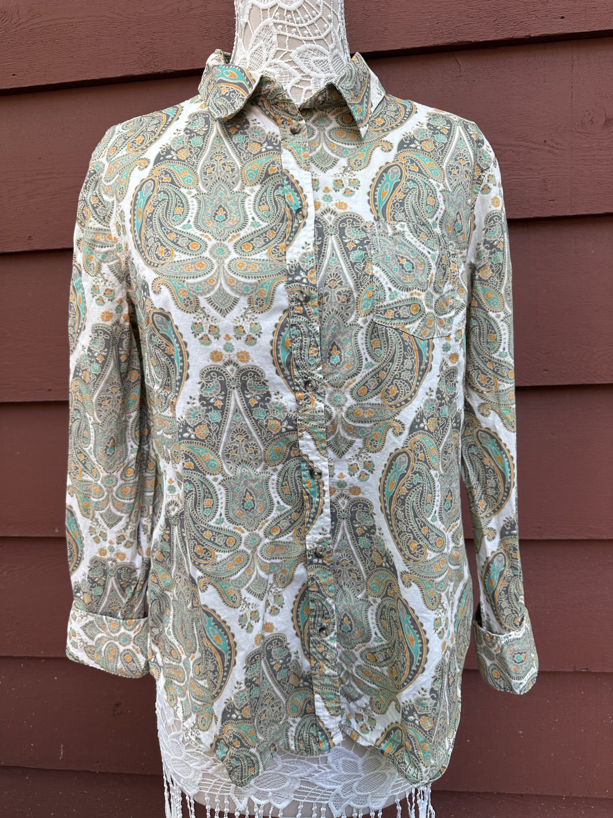Merona Paisley Button Up Shirt in Beige and Green Vintage Bohemian