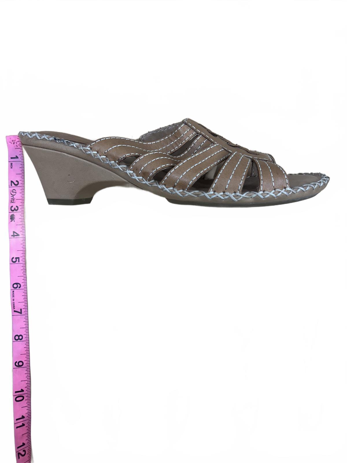 White Mountain Tan Leather Strappy Sandals with White Stitching