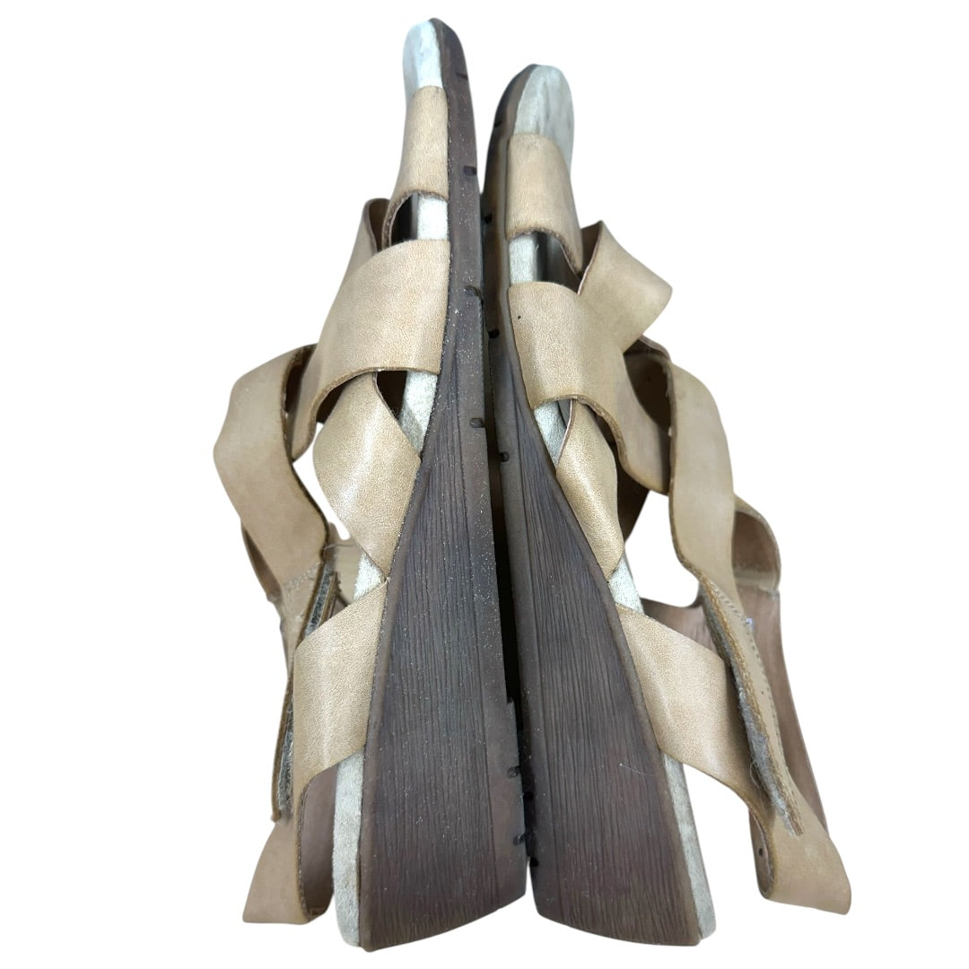 Relativity Re Kit Beige Sandals