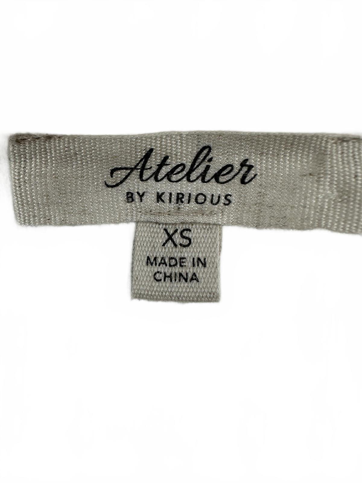 Atelier by Kirious Vintage White Sleeveless Collared Knit Top