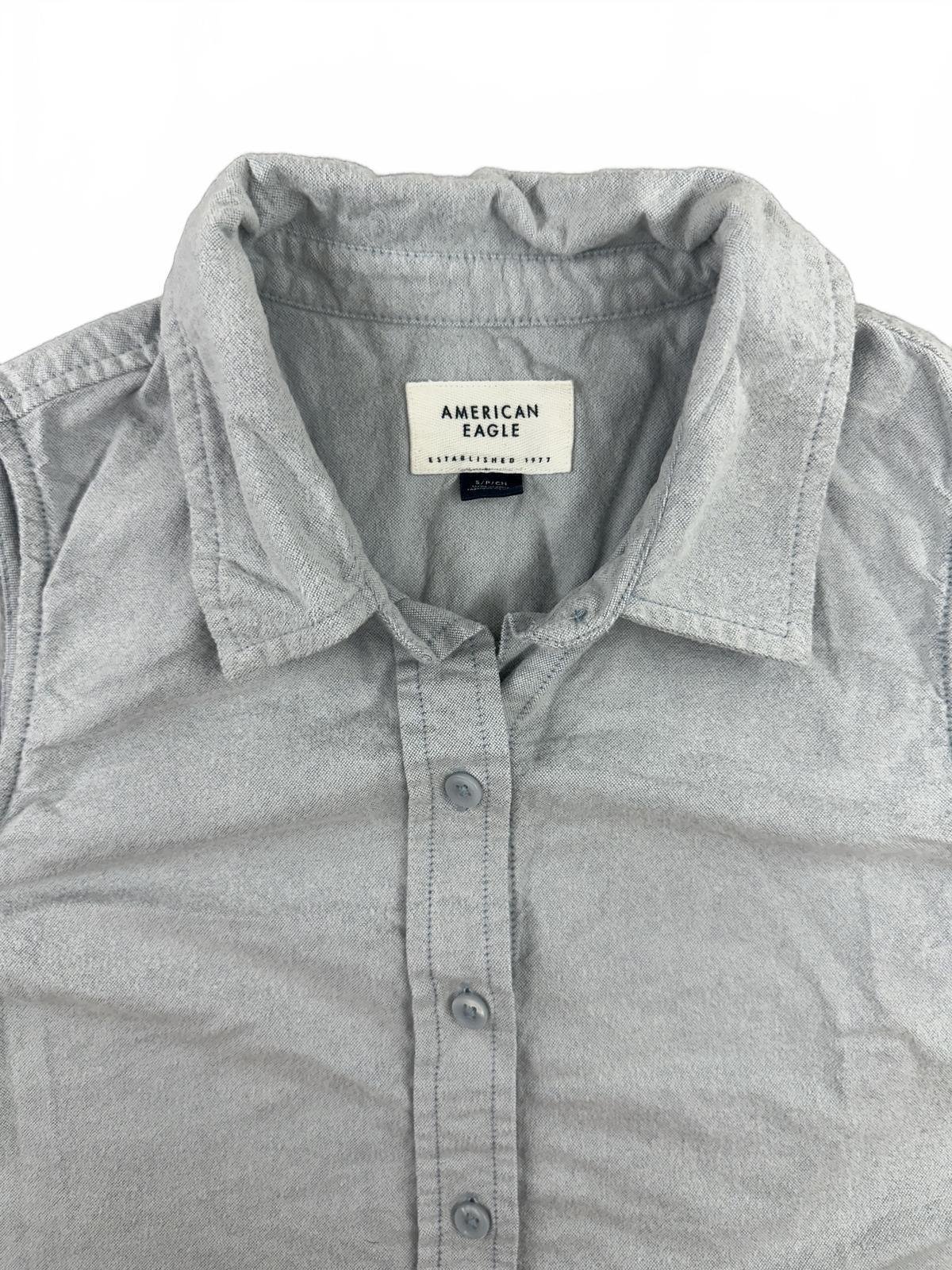 American Eagle Sleeveless Button Up Crop Top