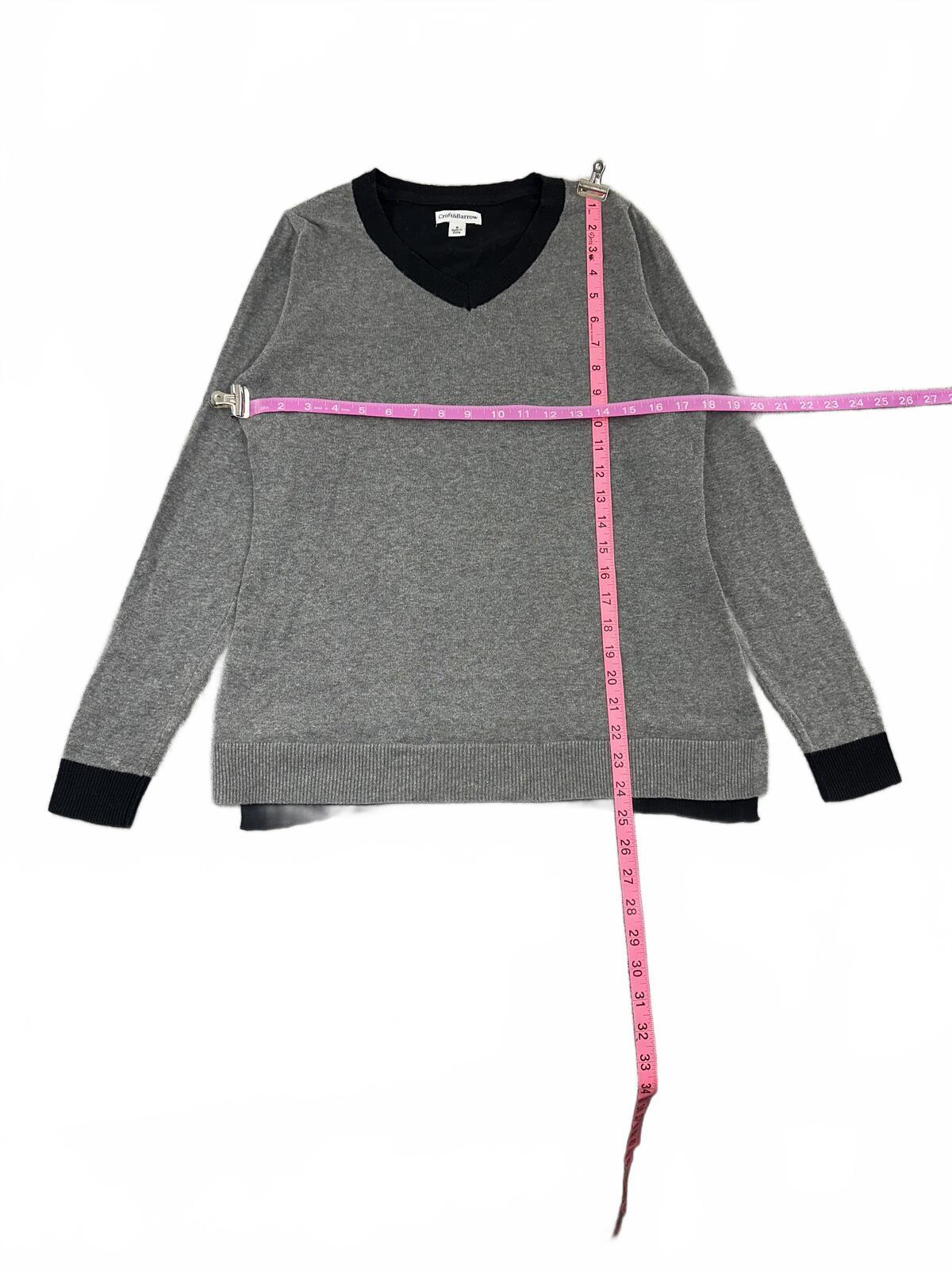 Croft & Barrow Two Tone V Neck Sweater in Gray and Black